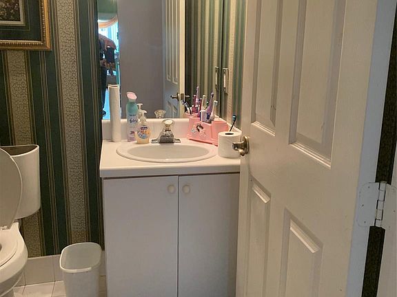 5th image of 3460 SW 143rd Avenue