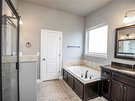 5th image of 1403 Wisteria Ave