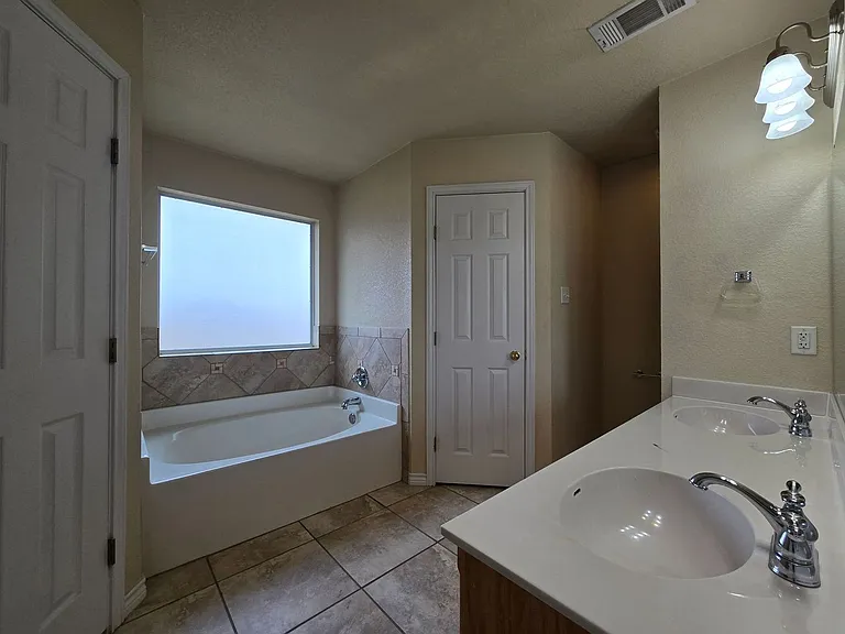 701 Atlas Ave — Photo 15