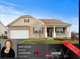 2069 Bartram Rd, North Aurora, IL 60542