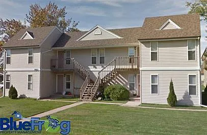 927 Louise St #3 Apartments in Neenah $899+ per month HotPads