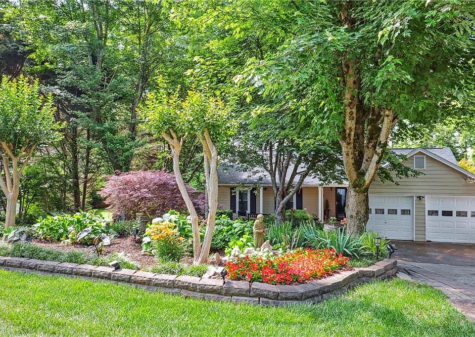 1st image of 840 Riverstone Ln