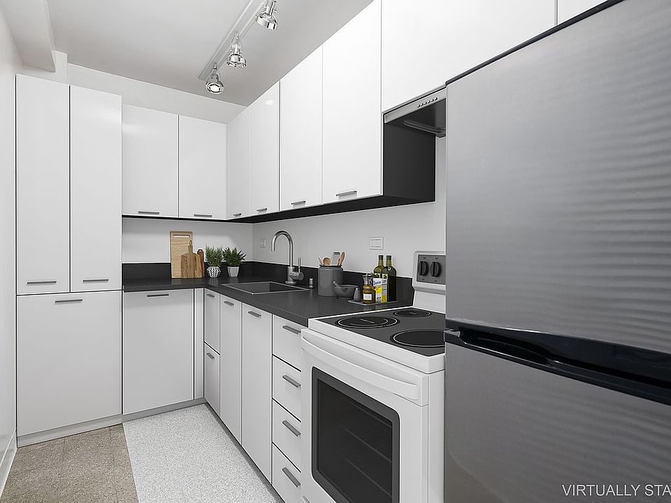 2nd image of 300 E 71st St APT 5D