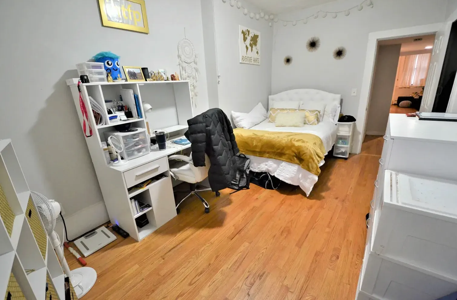 2 bed, 9999 sqft, $3,000 — Photo 2