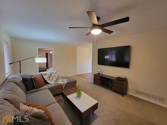 2nd image of 125 Laurien St