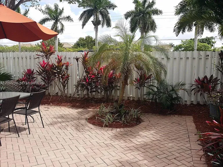 4527 NW 97th Ct — Photo 7