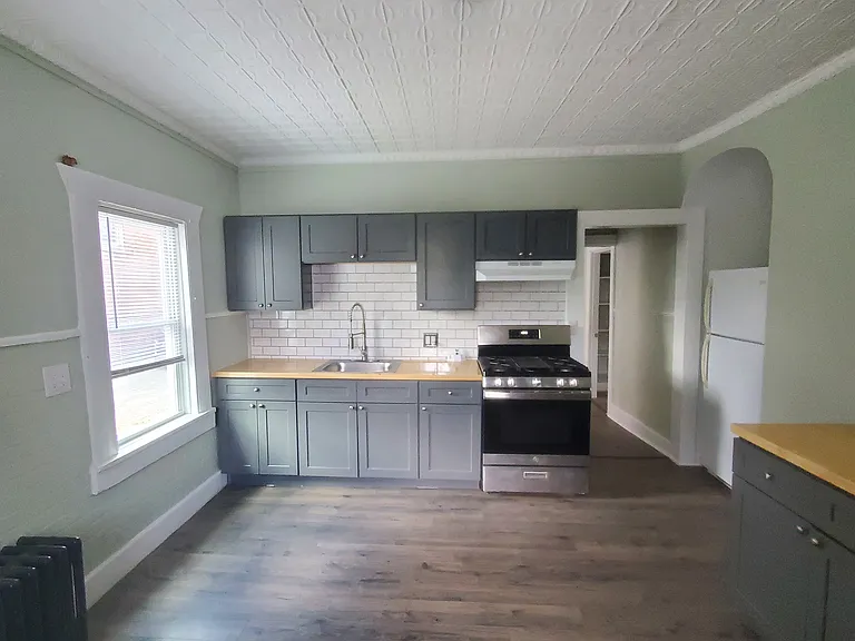 750 Bleecker St #2-R — Photo 7