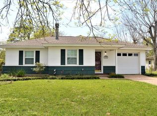 1405 N Tinsley St, Angleton, TX 77515