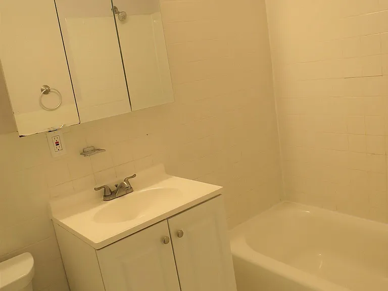 4 Douglass St #1 — Photo 8
