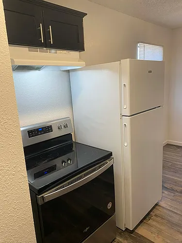 1321 W Swan St Photo 1