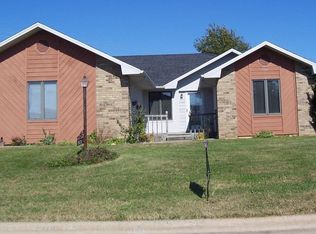 601 SE Hills Dr, Nixa, MO 65714