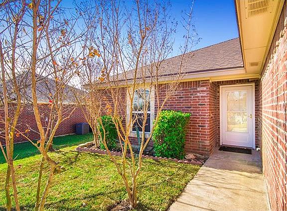 4th image of 228 Corn Hill Dr