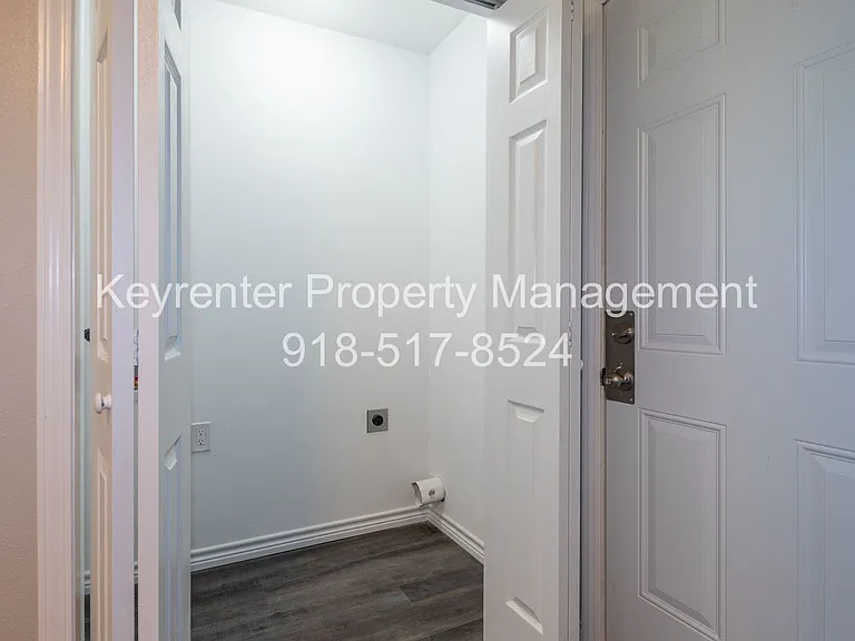 808 N Franklin Ave — Photo 17