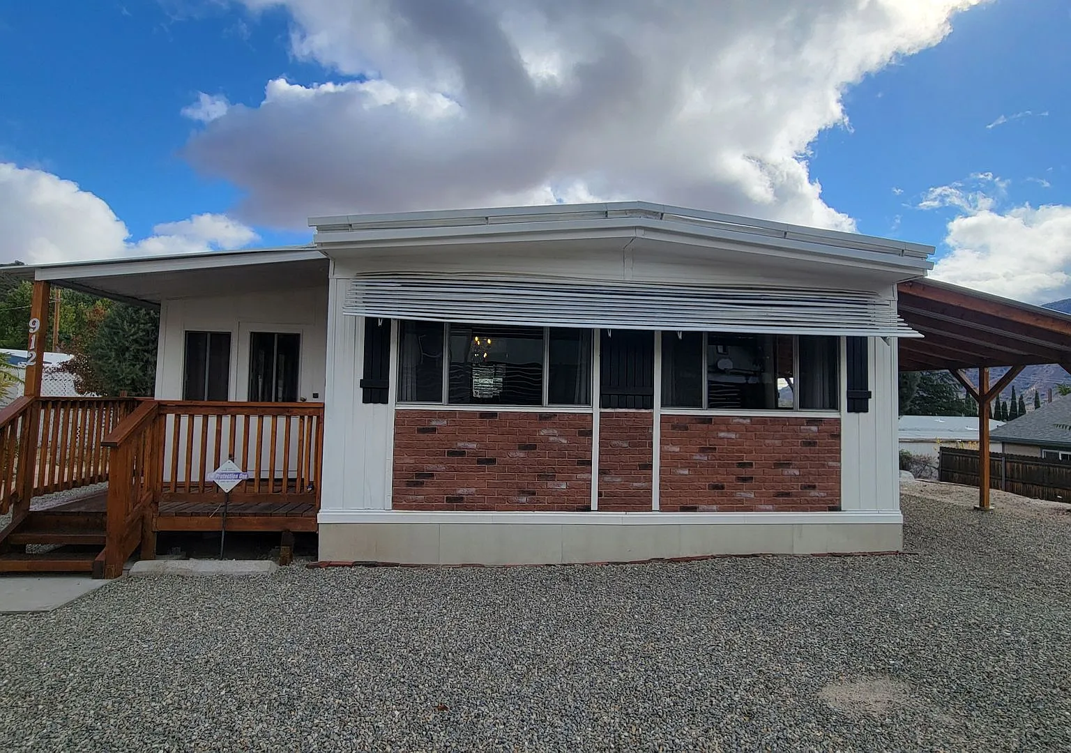 Immaculate Home with 2 Bedrooms and 2 Bonus Rooms Near Nature and Amenities — Photo 1