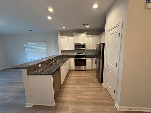 3rd image of 953 Bergenfield Ln
