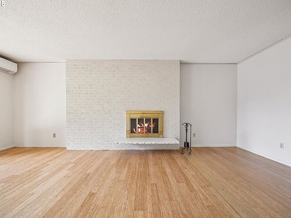 4th image of 1400 SE Lava Dr APT 6