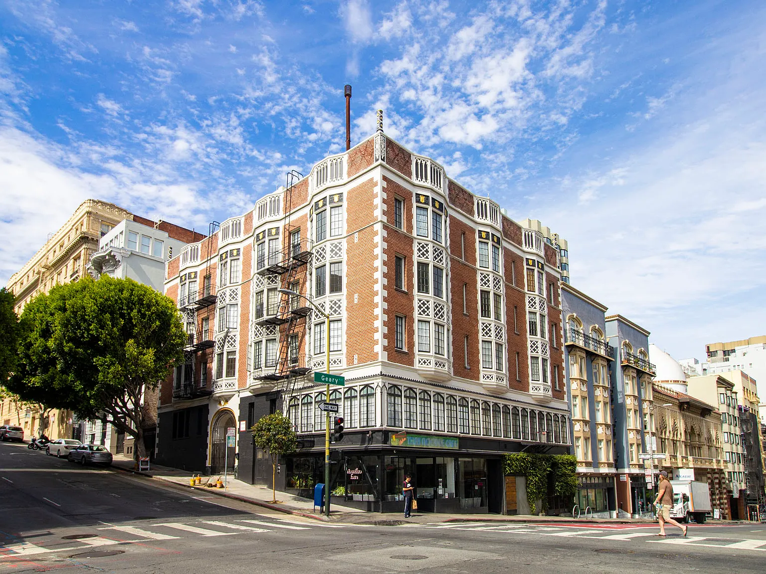 610 Leavenworth — Photo 4