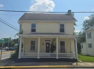28 Chestnut St, Mount Holly Springs, PA 17065