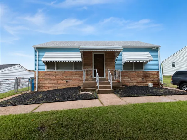 10038 McCartney Ln, Saint Louis, MO 63137