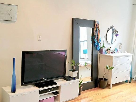 3rd image of 224 E 27th St APT 2C