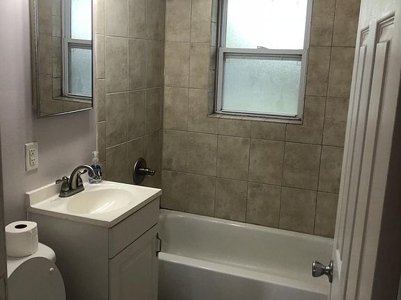5th image of 218 N Brevard Ave