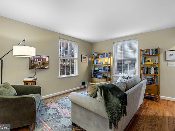 3rd image of 4225 32nd Rd S