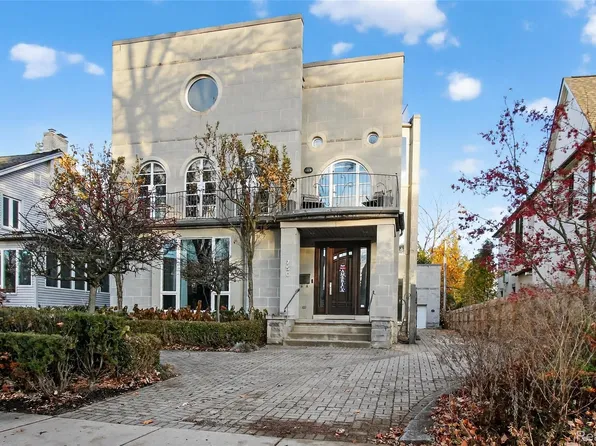 750 Hazelwood St, Birmingham, MI 48009