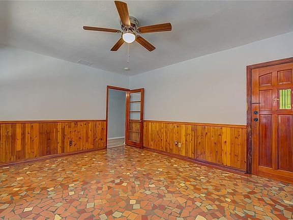 3rd image of 1133 W Marjorie St