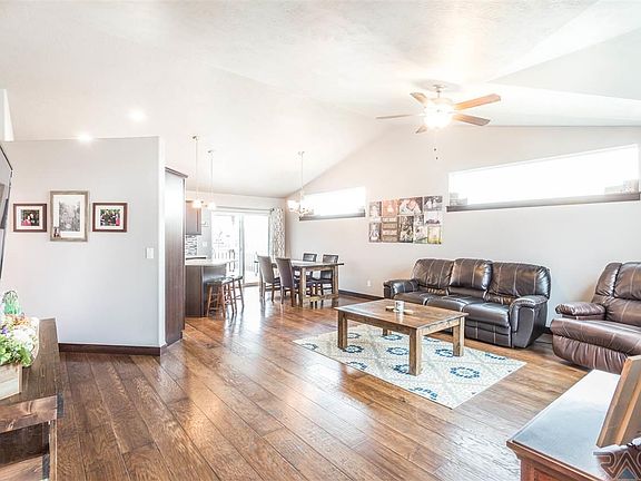 3rd image of 608 Brannon Dr