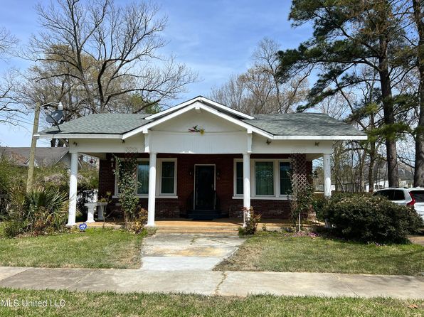 105 W Mulberry St, Pickens, MS 39063