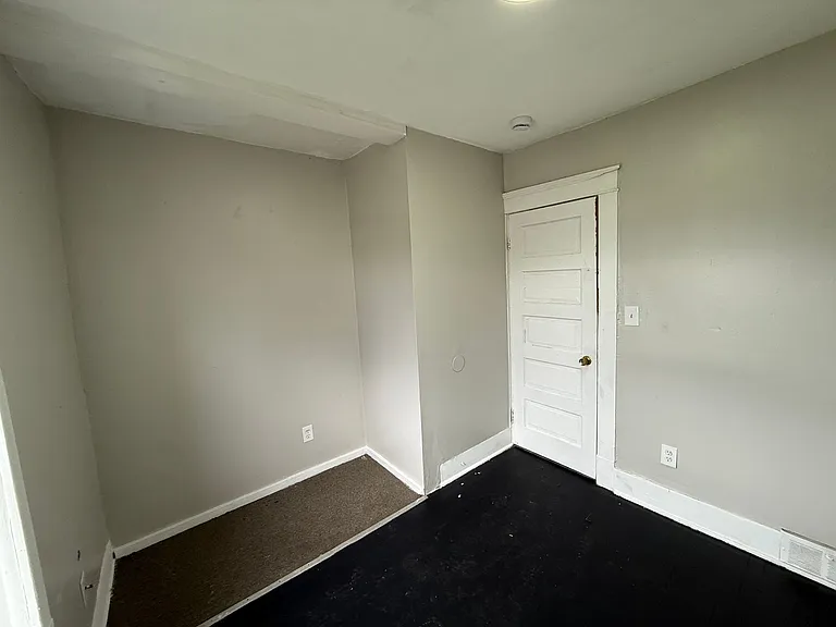1421 Long Ave — Photo 50