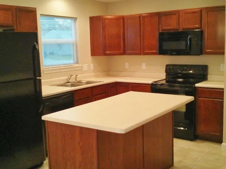 2361 Fleming Dr — Photo 2