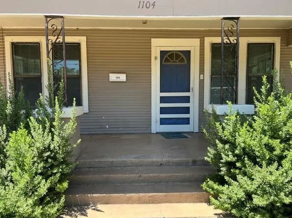 1104 S Walnut St, Brady, TX 76825