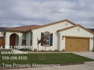 6686 E Flint Way, Fresno, CA
