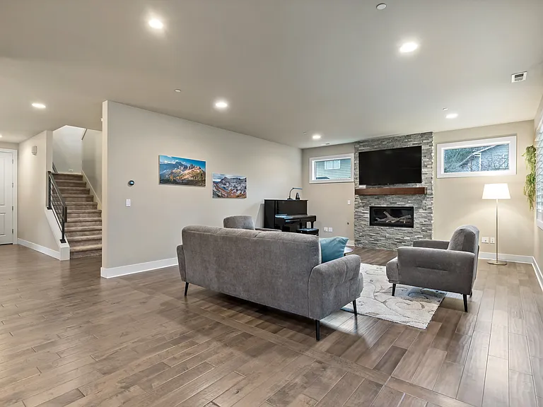 2313 242nd Pl SW — Photo 17