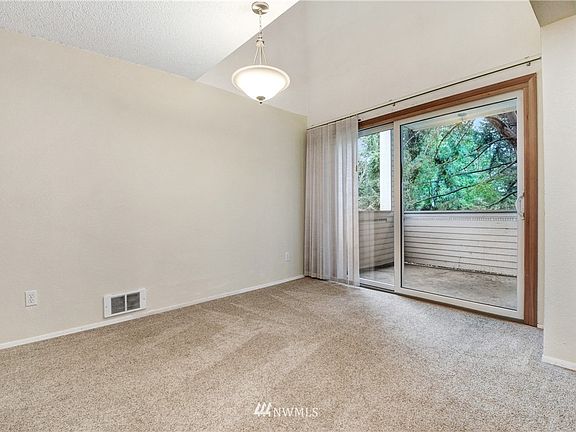 4th image of 14717 NE 44th Pl