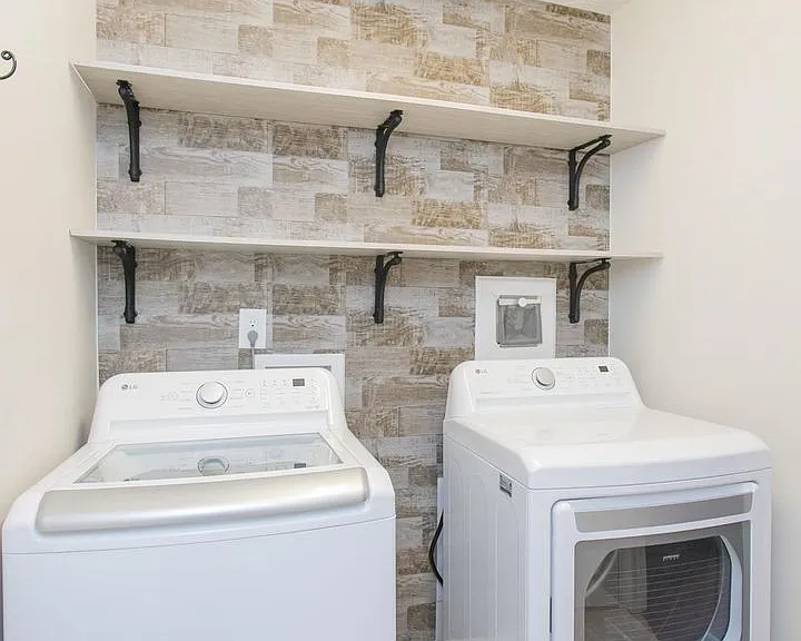 395 Devon Chase Hl #6402 — Photo 23