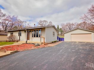 708 Ringwood Rd, McHenry, IL 60051