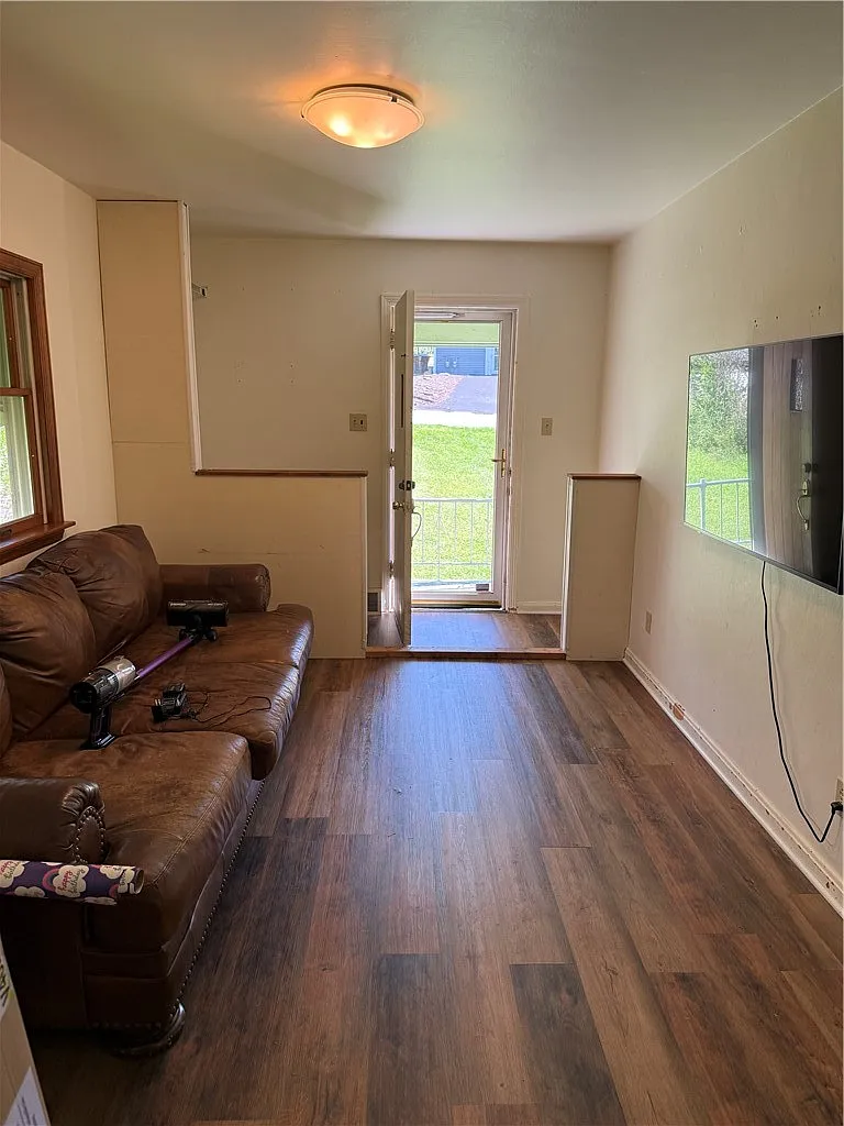 2 bed, $950 — Photo 2