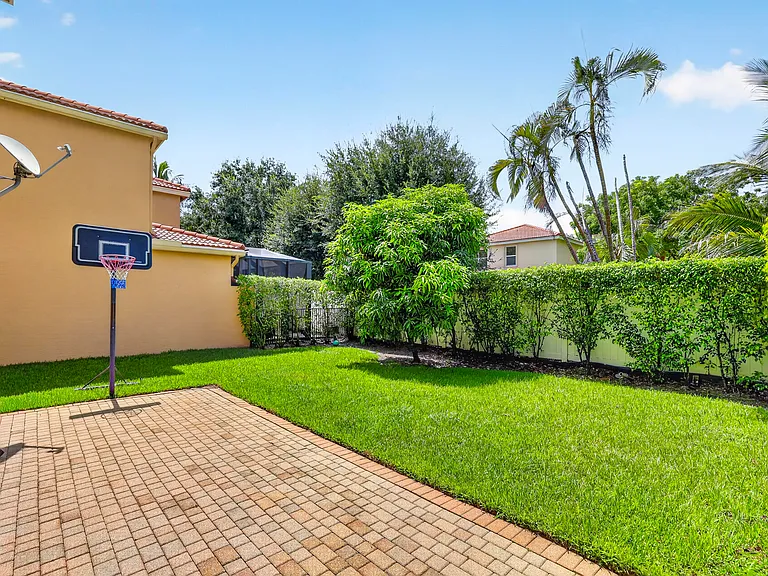 7630 Topiary Ave — Photo 41