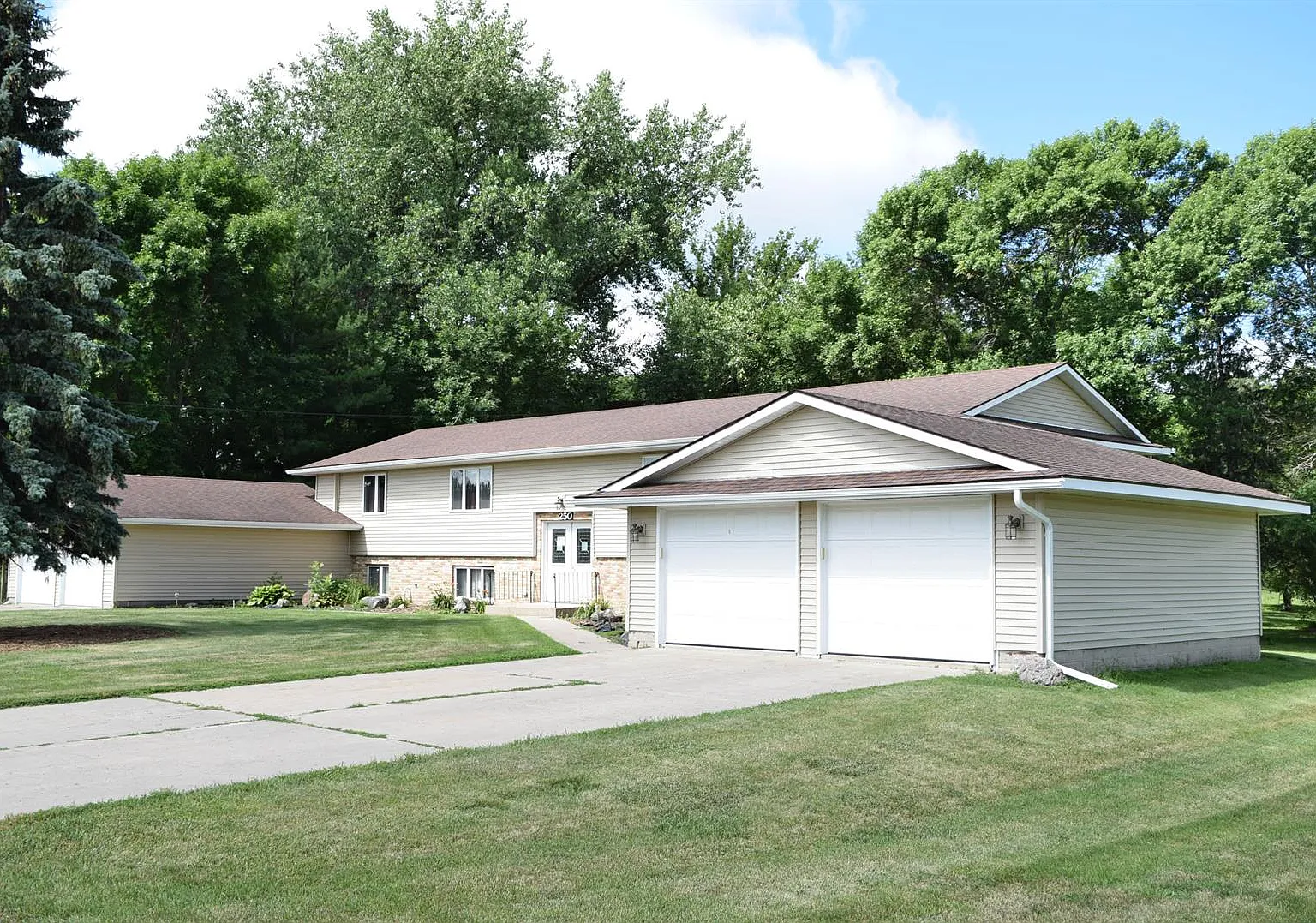 Wells 4-Plex Wells MN — Photo 3