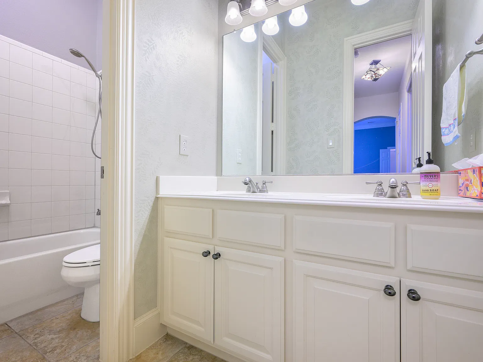 4 bed, 3056 sqft, $3,500 — Photo 3
