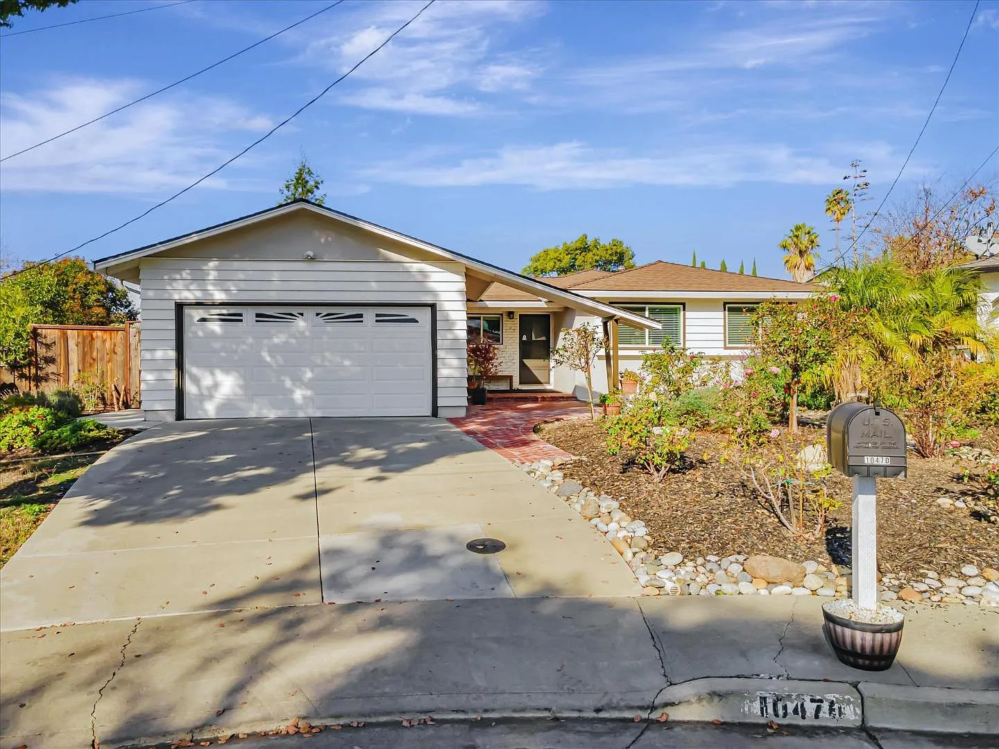 10470 E Hills Ct photo 1