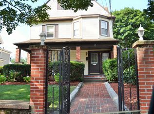 26 Broadway Ter, Newton, MA 02460