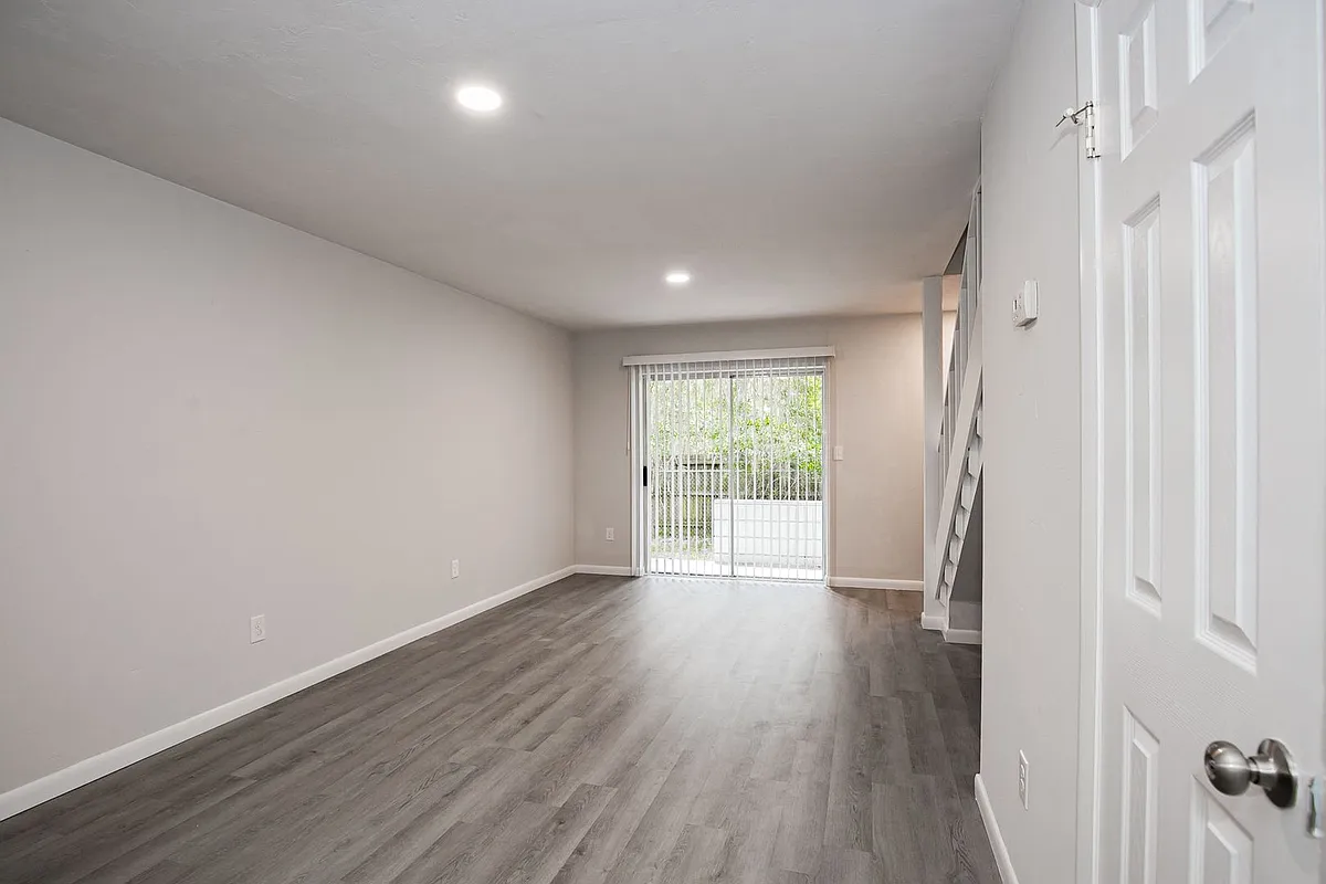 Building Photo - Oak Terrace
