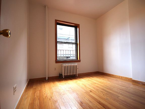 5th image of 179 E 3rd St APT 18