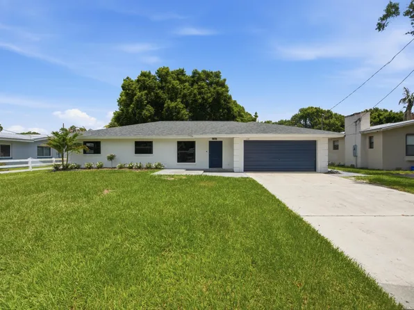 1124 Club Drive, Fort Pierce, FL 34982