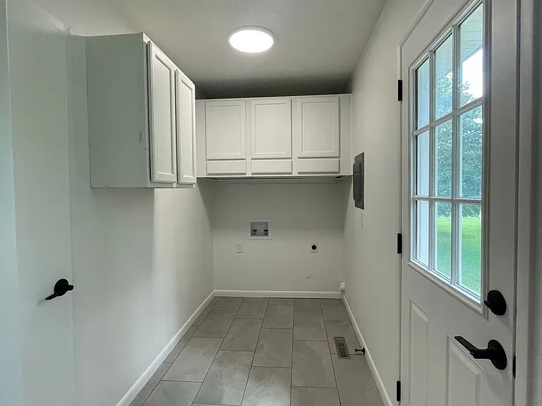 131 N Fairwood Ave — Photo 8