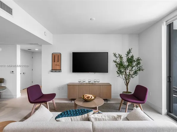 159 NE 6th St, Miami, FL