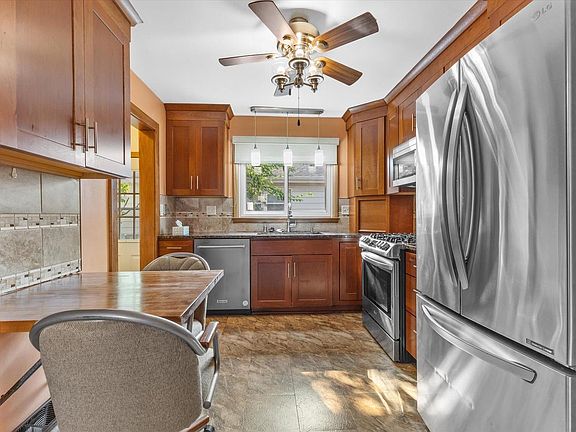 4th image of 4107 Graceland BOULEVARD